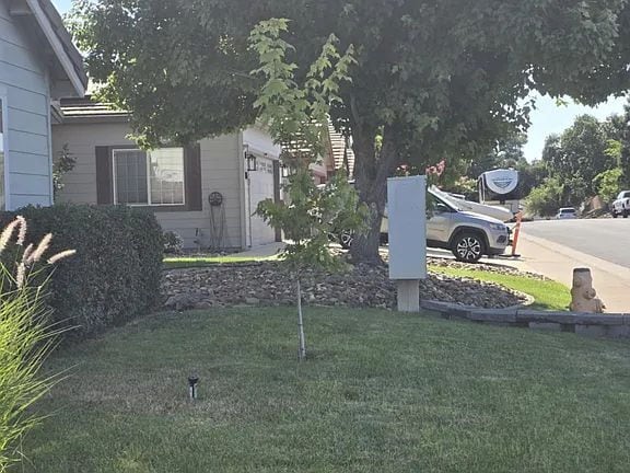 Building Photo - Freshly painted home with newer appliances. Quiet neighborhood near parks, shopping and schools.