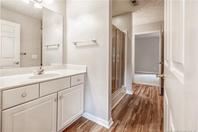 Building Photo - 789 Daphne Ln