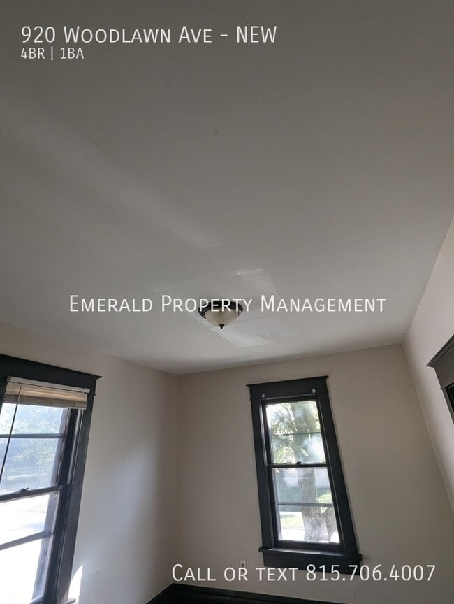 Building Photo - 920 Woodlawn Ave