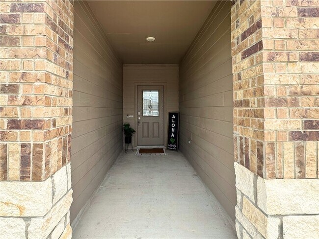 Building Photo - 7726 Lariat Toss Dr