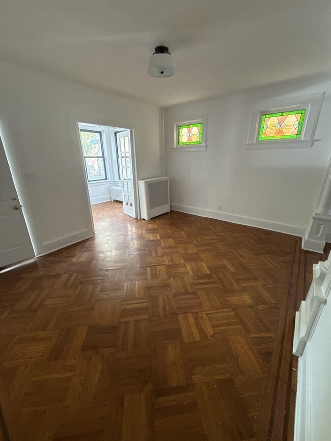 Building Photo - 644 WESTSIDE Ave