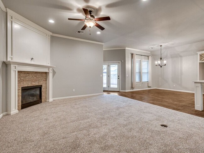 Building Photo - 5301 NW 162nd Ter, Edmond, OK 73013