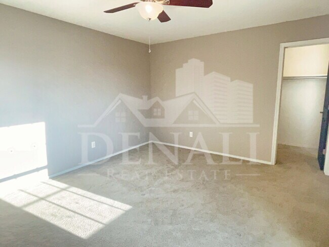 Building Photo - 51 S 57th Pl