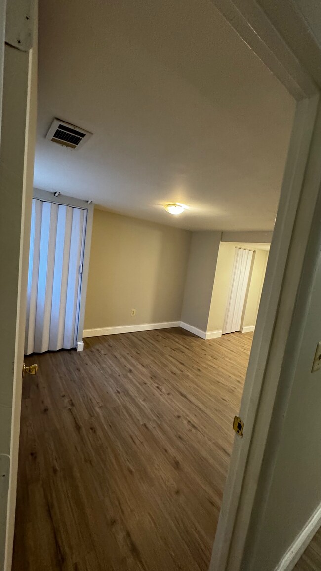 Building Photo - 1051 Desoto Rd