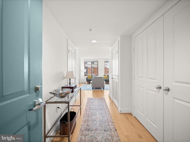 Building Photo - 1205 N Garfield St