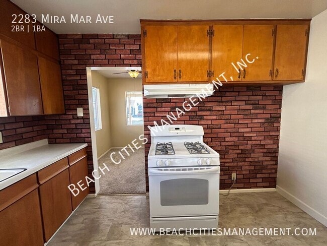 Building Photo - 2283 Mira Mar Ave