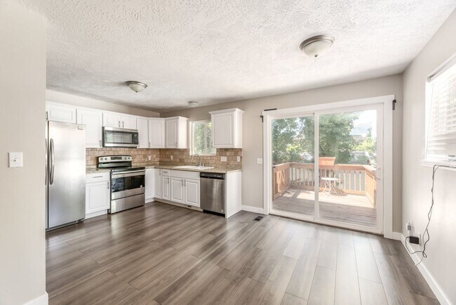 Building Photo - North Provo Duplex