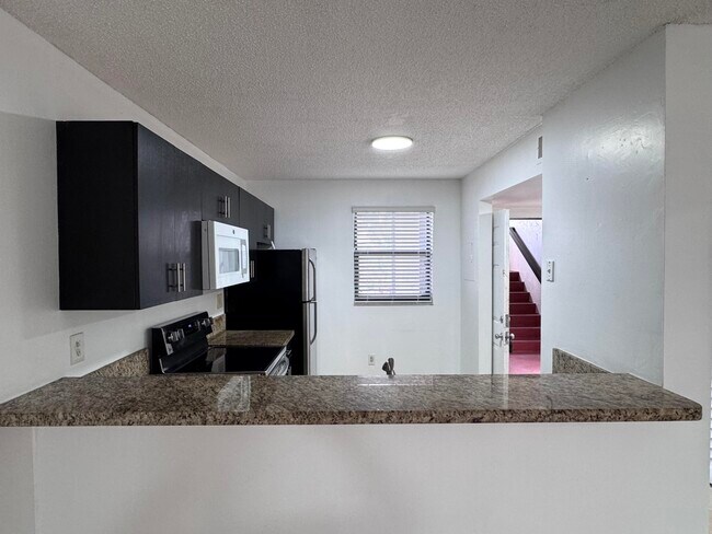 Building Photo - 9968 Nob Hill Ln