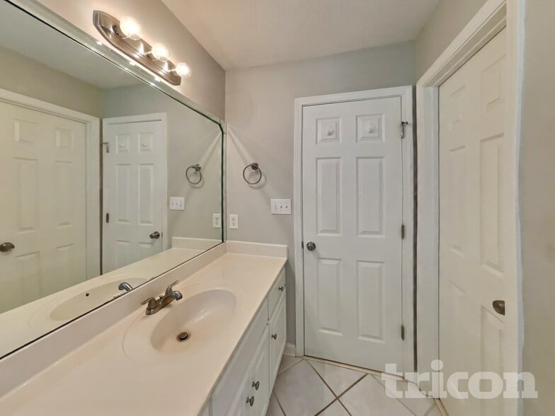 Building Photo - 138 Putter Point Dr