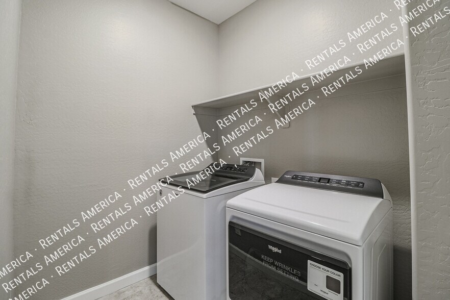 Building Photo - 8482 W Sonoma Way