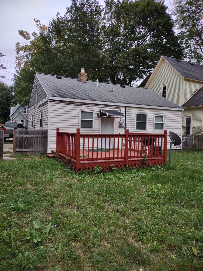 Building Photo - 1341 Ashland Ave NE