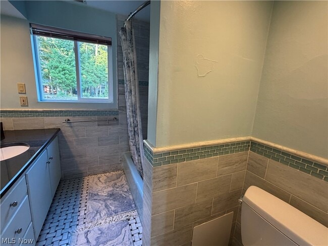 Building Photo - 2455 Buckhurst Dr