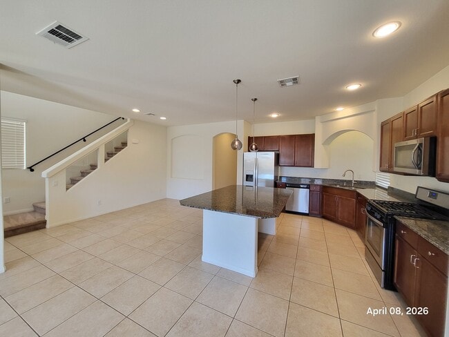 Building Photo - 5882 Azzura Palms Ave