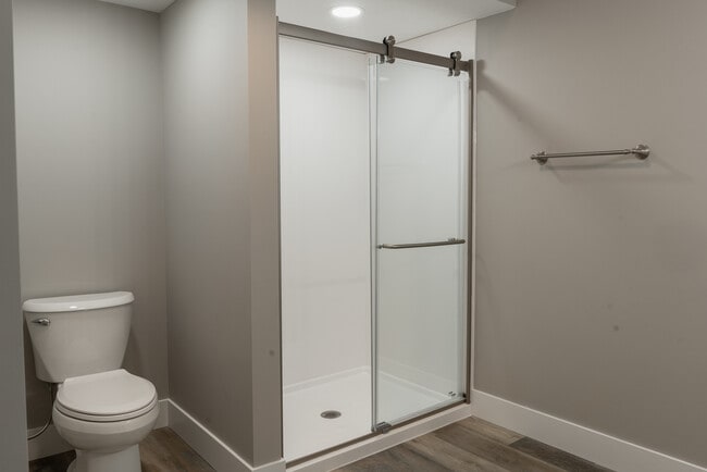 Building Photo - 7337 Collister Rd