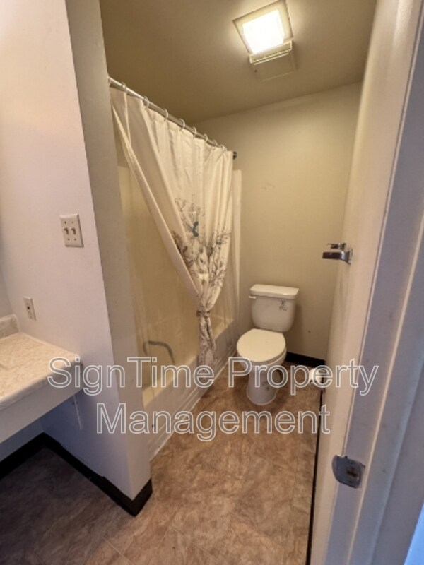 Building Photo - 115 Jonathan St