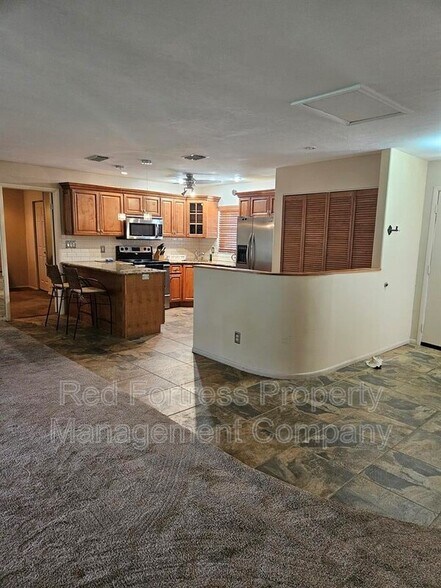 Building Photo - 4301 Island Cir