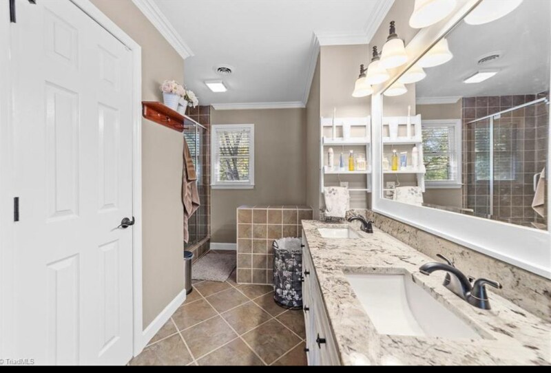 Building Photo - 544 Woodland Dr