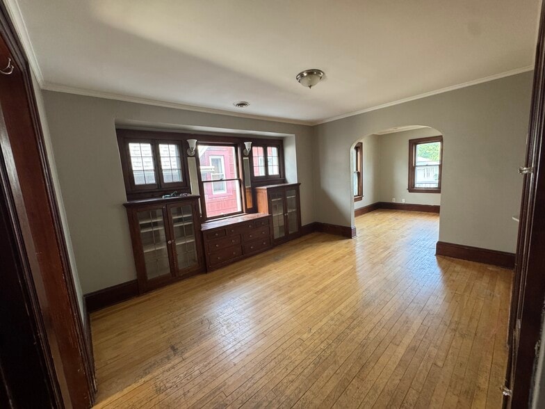 Building Photo - 1428 S 79th St