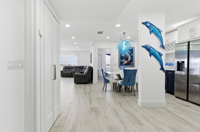 Building Photo - 3520 S Ocean Blvd