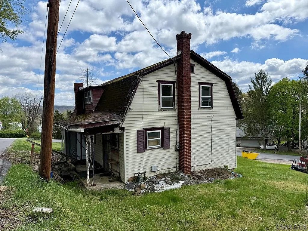 Building Photo - 431 Finch St
