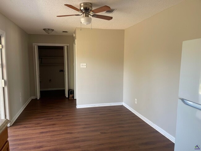 Building Photo - 110 Lockwood Dr