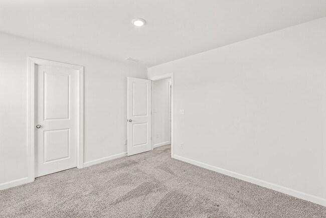 Building Photo - (Coming Soon) Beautiful 4 bedroom home in Belmont!