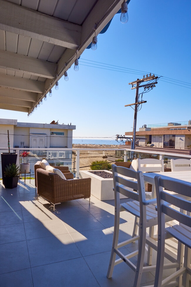 Building Photo - 14 Westwind St