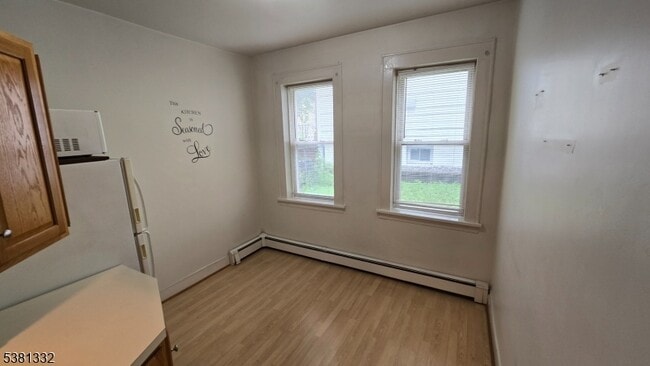 Building Photo - 246 Lakeview Ave