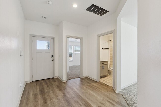 Building Photo - Stunning 4-Bed Home in Deer Creek Schools with Open Floorplan & Community Amenities