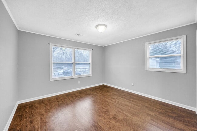 Building Photo - Welcome to your renovated 3-bed, 2-bath gem in scenic Gaffney, SC! $1,450/mo rent