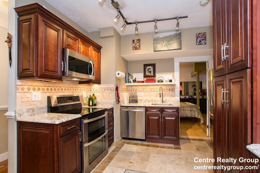 Building Photo - 8 Ransom Rd