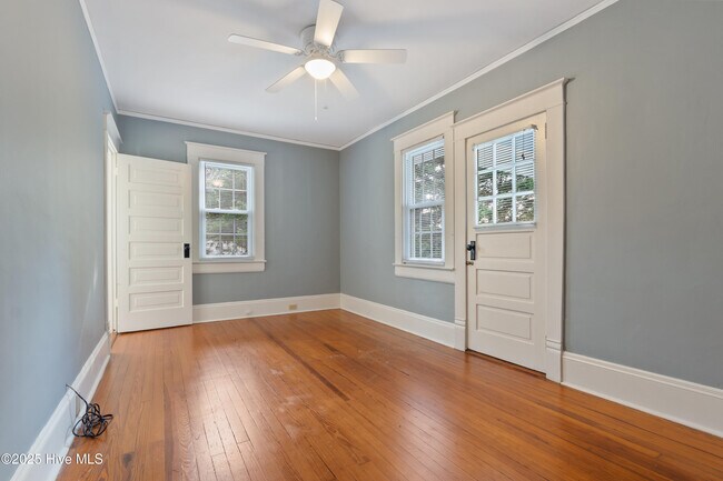 Building Photo - 160 N Rdg St