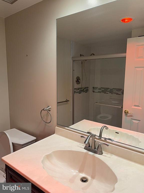 Building Photo - 300 Drummers Ln