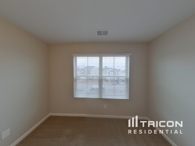 Building Photo - 1429 Sandra Dr