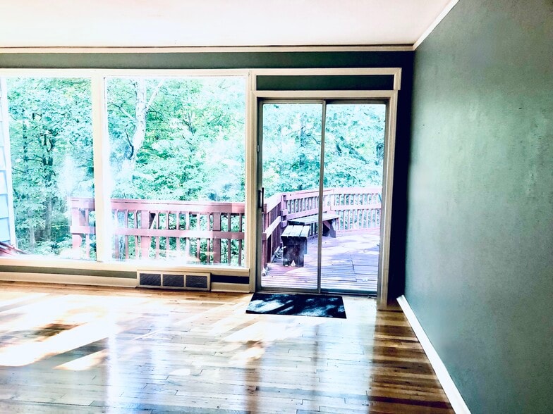 Building Photo - 705 Morningside Dr