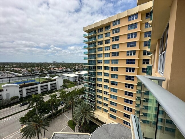 Building Photo - 2501 S Ocean Dr