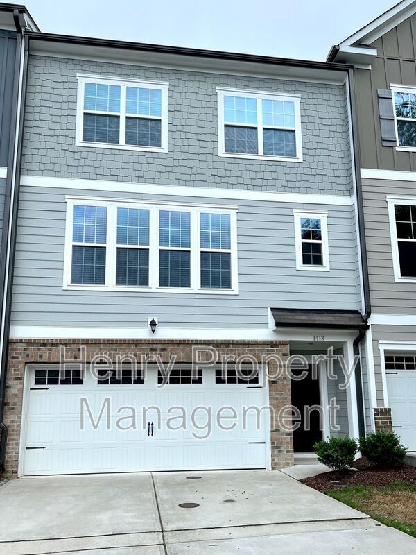Primary Photo - 1413 Regents Ln