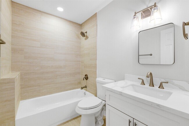 Building Photo - 312 Maple Ave