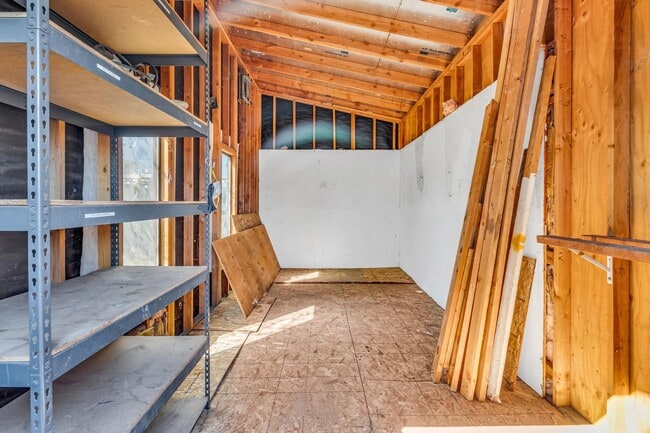 Building Photo - Patricia Lane