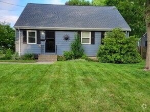 Building Photo - 129 Bradley Ave