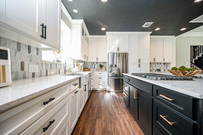 Building Photo - 13606 Champions Centre Dr