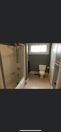 Building Photo - 301 N Maple St