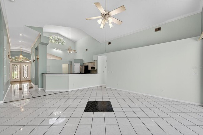 Building Photo - 4517 Oak River Cir