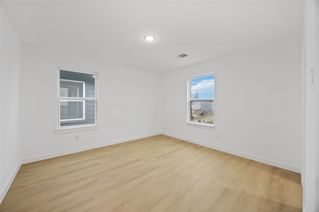 Building Photo - 7126 Bywood St