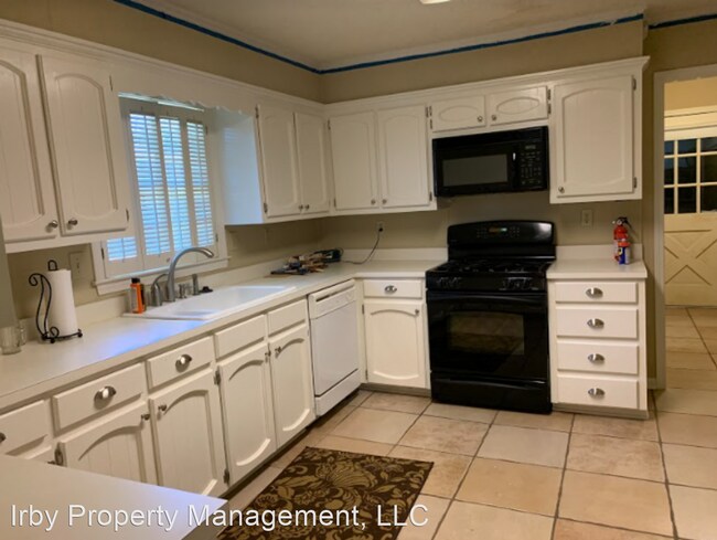 Building Photo - 4 br, 3 bath House - 730 Oak Hill Ct