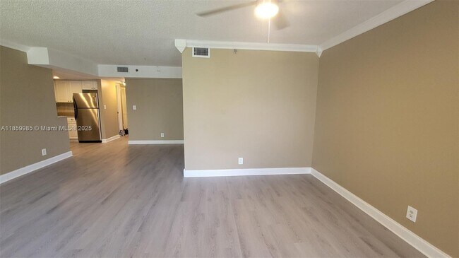 Building Photo - 3300 W Rolling Hills Cir