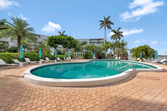 Building Photo - 2505 S Ocean Blvd
