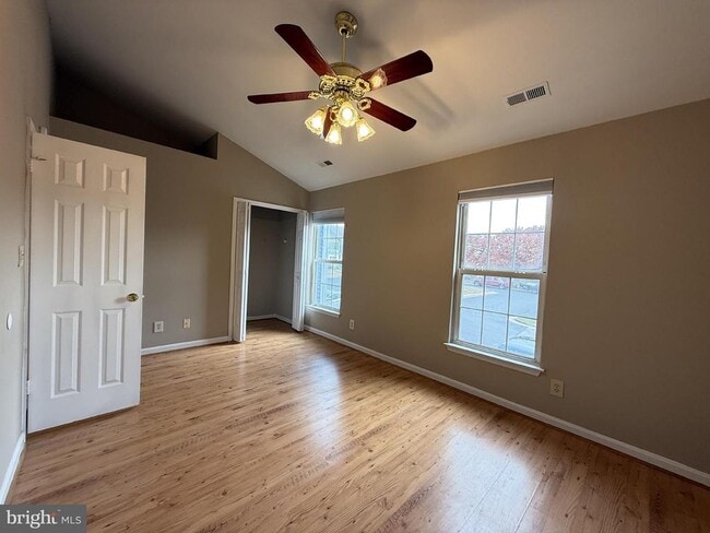 Building Photo - 16926 Point Pleasant Ln