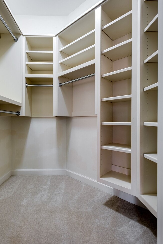 Building Photo - 4120 Ridgefield Dr