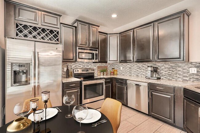 Building Photo - 7001 Interbay Blvd